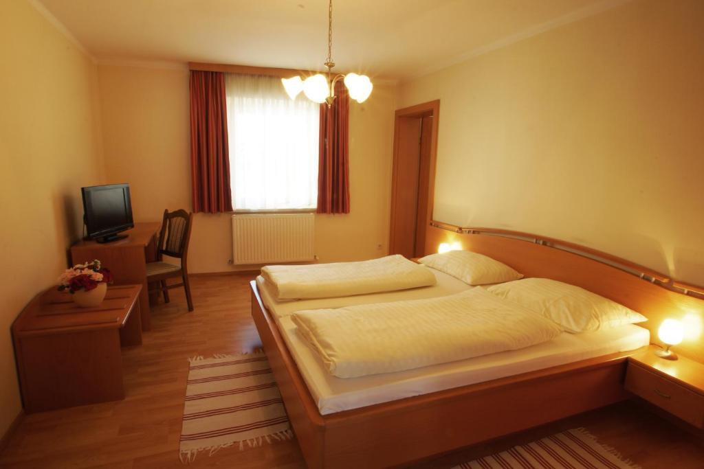 Gasthof Zur Post Strasswalchen Zewnętrze zdjęcie